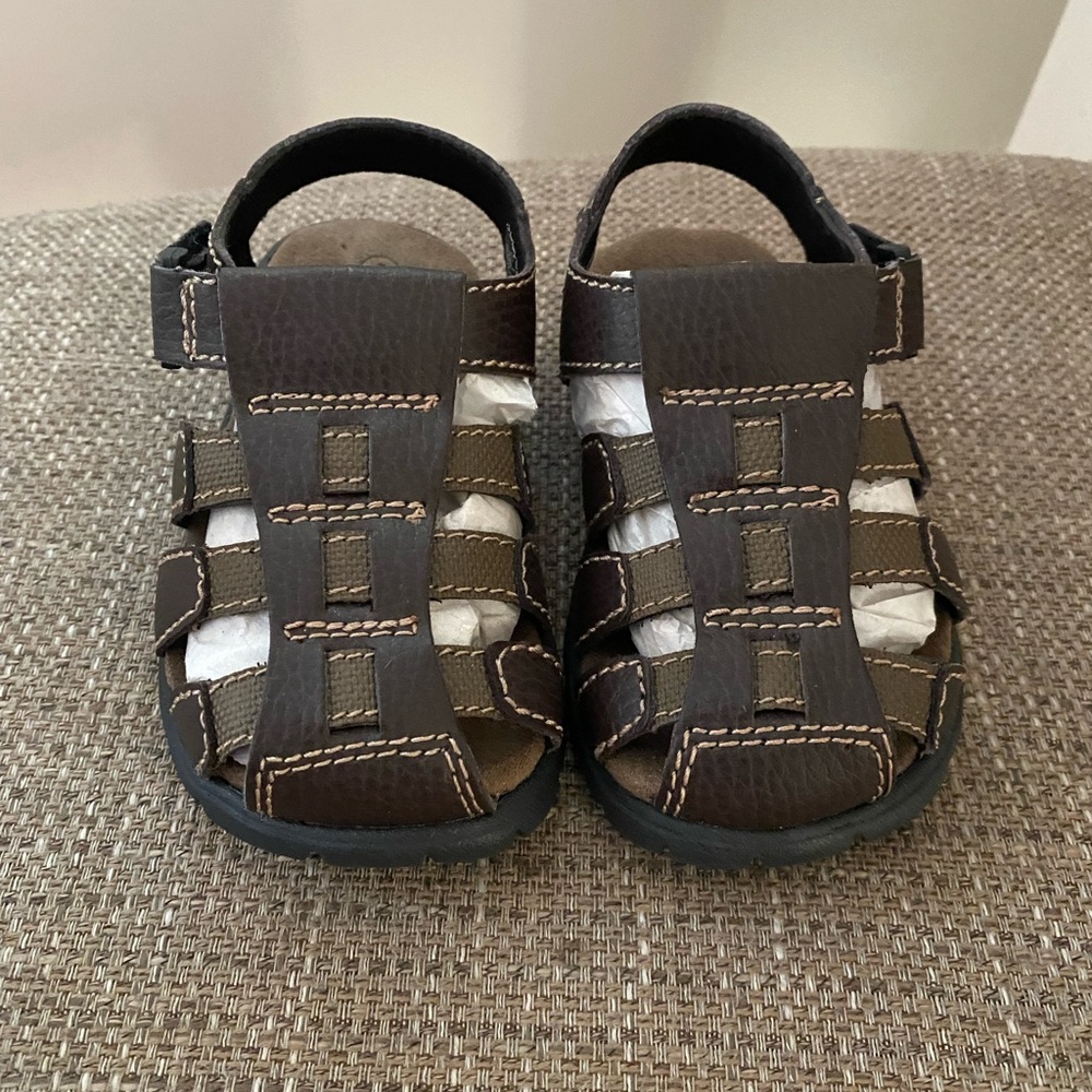 *BRAND NEW CONDITION* Toddler/kids size 7 smart fit sandals